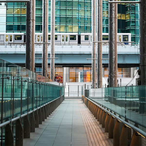 Стекло в переходе Стекло в переходе